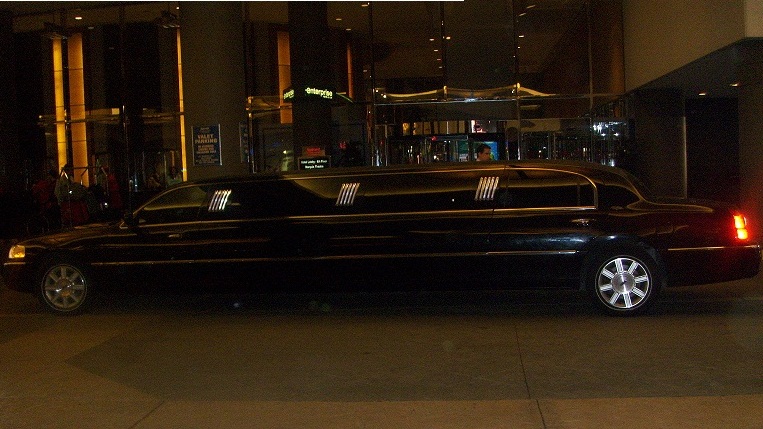 Limosina Negra de 10 pasajeros